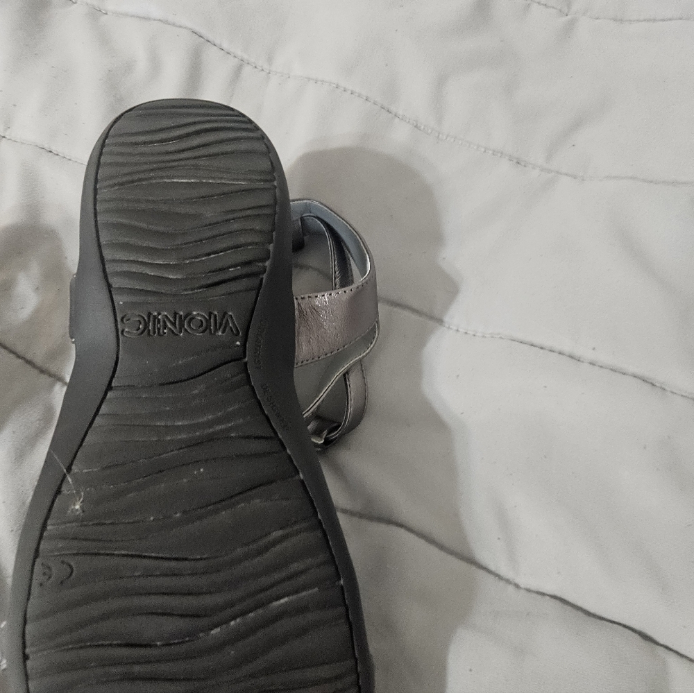 Vionic Sandals - Picture 14 of 14